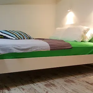 2* ホステル Pillows Party